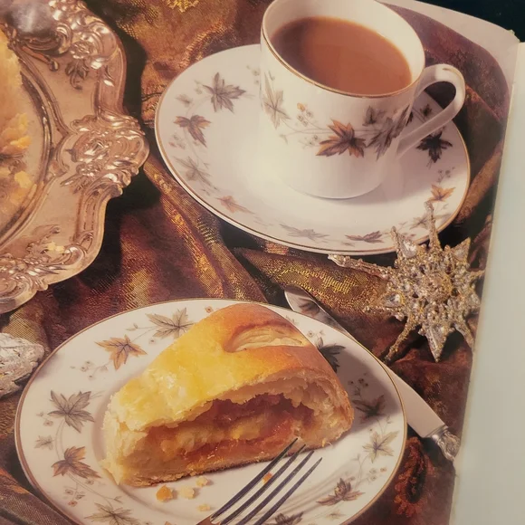 Better Homes and Gardens Christmas Round the Corner 1994. - Picture 4 of 7